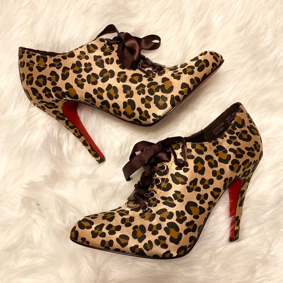 Colin Stuart Shoes - Colin Stuart satin leopard lace up ankle booties